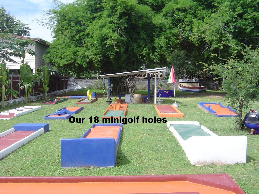 Mini-Golf **** & Resort Ubon Ratchathani Buitenkant foto
